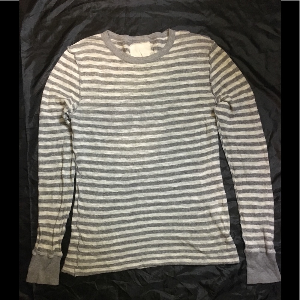 V :: Room sweater